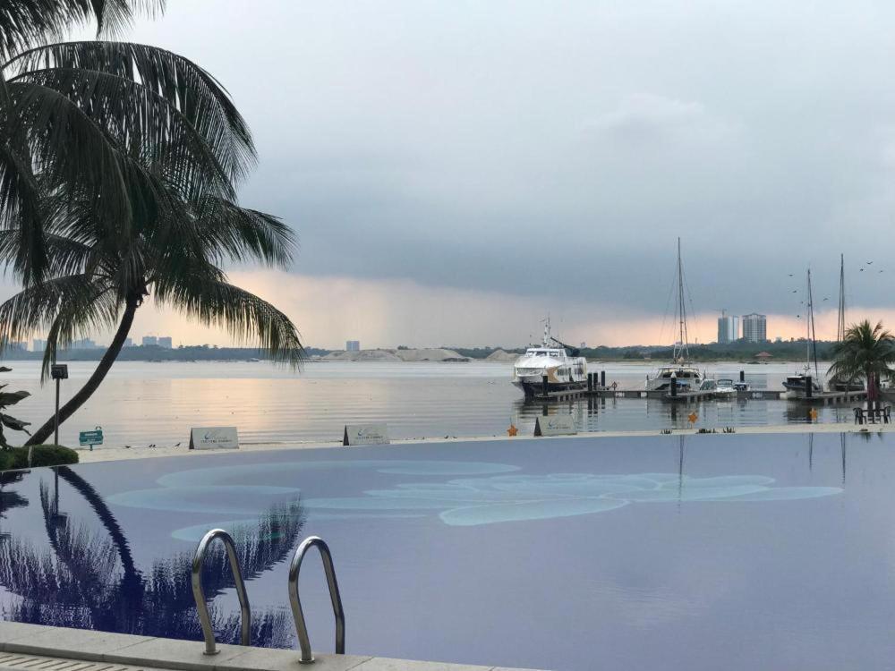 Cozy Home Country Garden At Dangabay Of Jb, Free Wifi And Streaming 조호르 바루 외부 사진