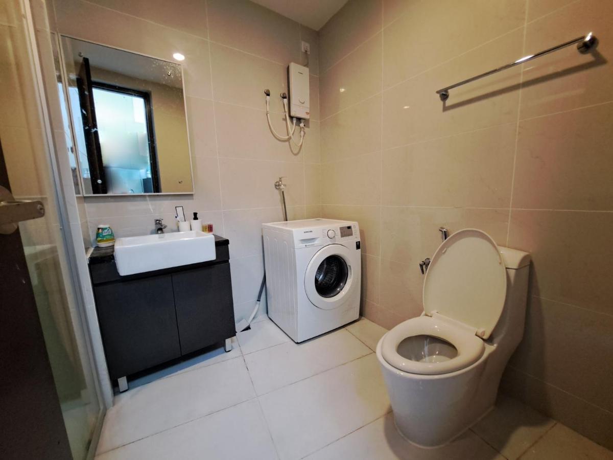 Cozy Home Country Garden At Dangabay Of Jb, Free Wifi And Streaming 조호르 바루 외부 사진