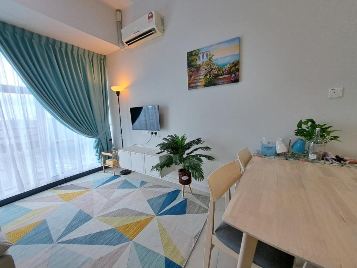 Cozy Home Country Garden At Dangabay Of Jb, Free Wifi And Streaming 조호르 바루 외부 사진