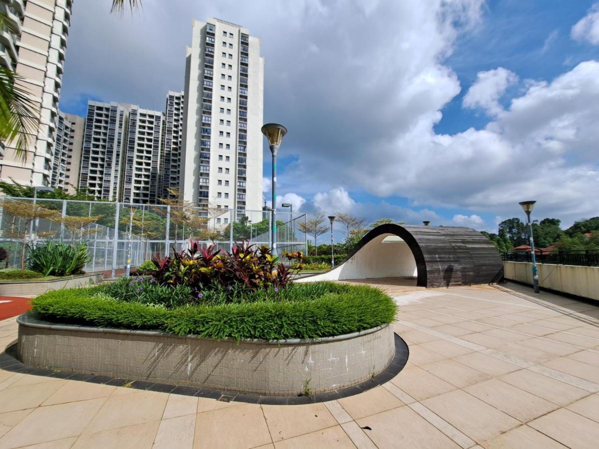 Cozy Home Country Garden At Dangabay Of Jb, Free Wifi And Streaming 조호르 바루 외부 사진
